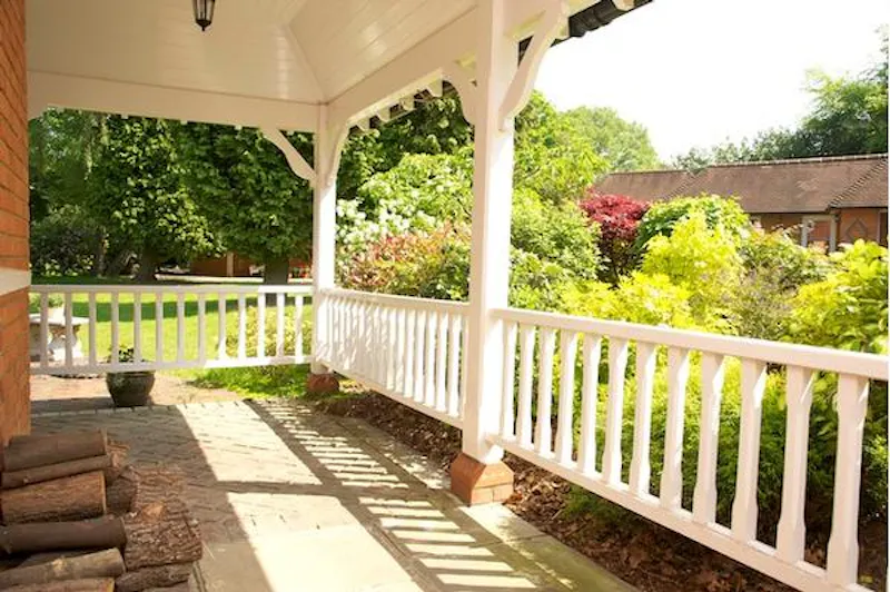 Film location D2117 in Surrey (photo 13)