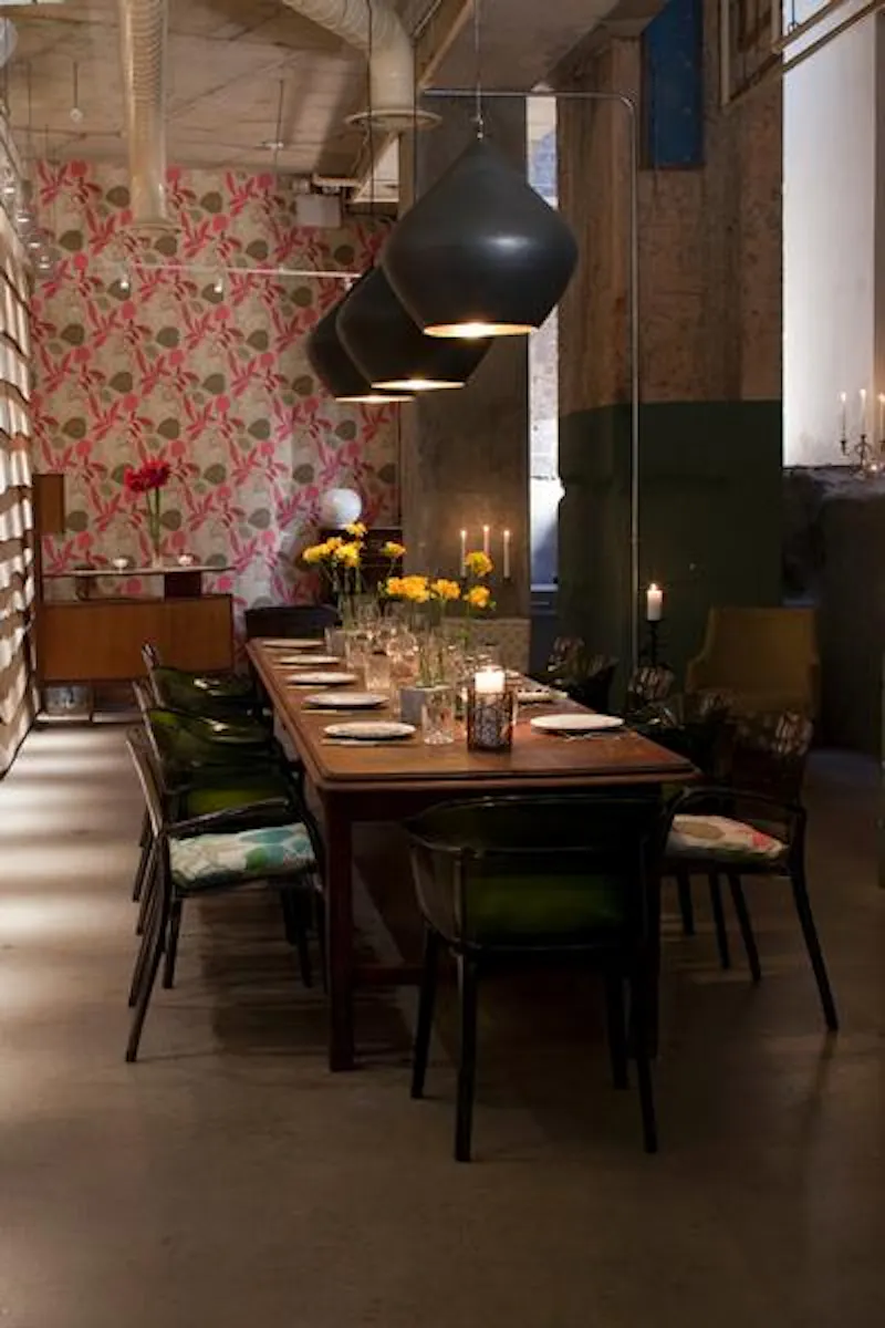 Dining room at City restaurant and bar, R775 (photo 6)