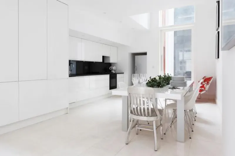 Kitchen at White Goodge Street townhouse, K364 (photo 1)