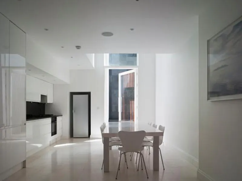 White Goodge Street townhouse, K364 (photo 2)