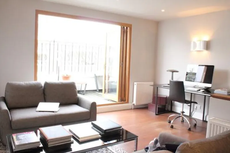 Study at White Goodge Street townhouse, K364 (photo 17)