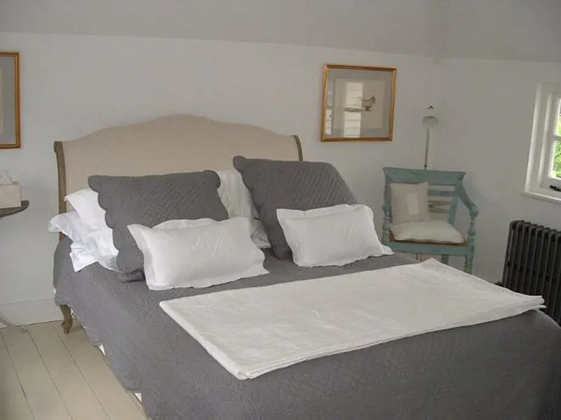 Bedroom at Film location C829 in East Sussex (photo 7)