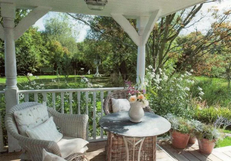 Garden at Film location C829 in East Sussex (photo 12)