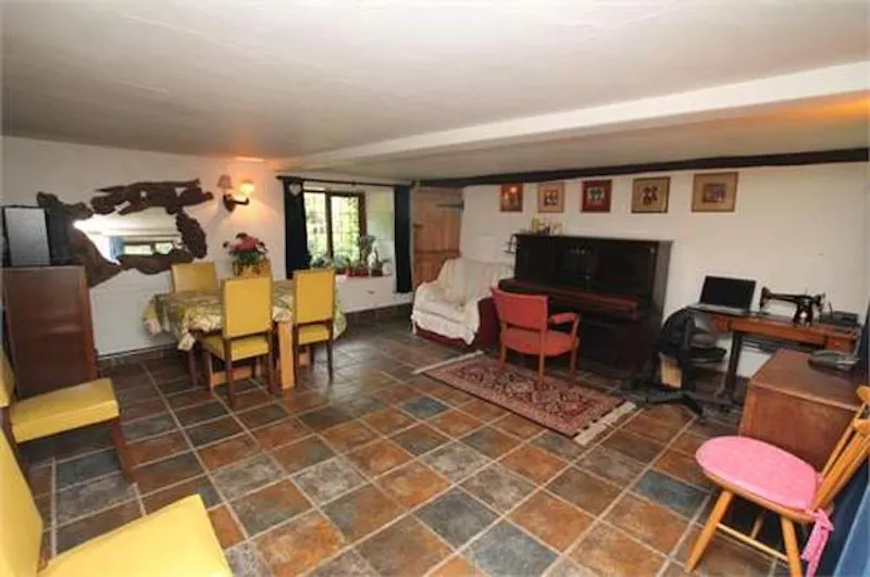Dining room at Film location C831 in Dorset (photo 4)