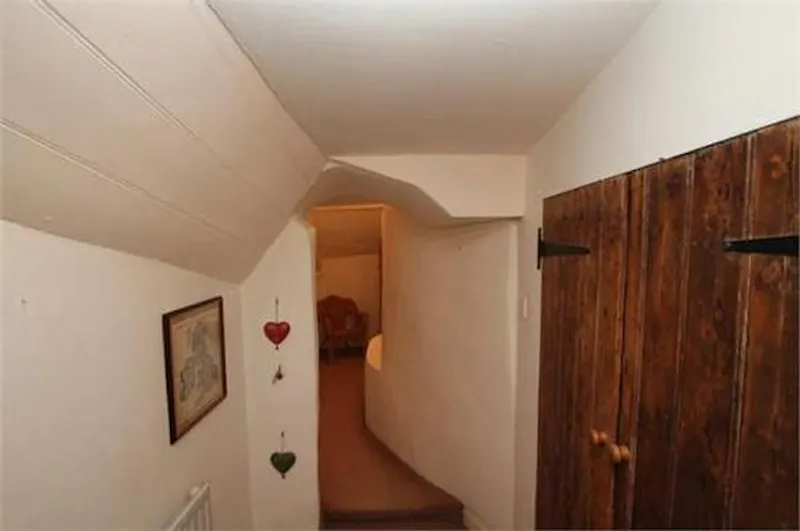 Corridor at Film location C831 in Dorset (photo 7)