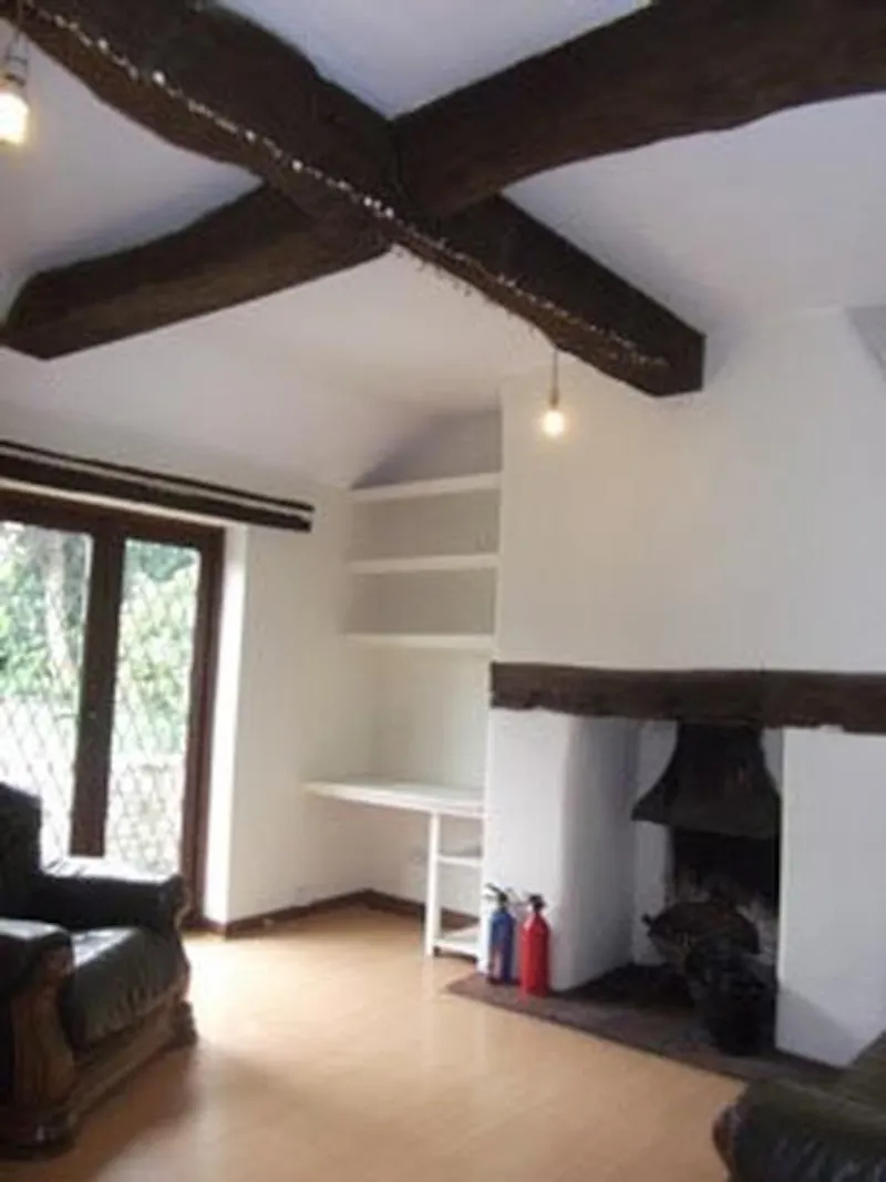 Beams at Film location C832 in Buckinghamshire (photo 3)