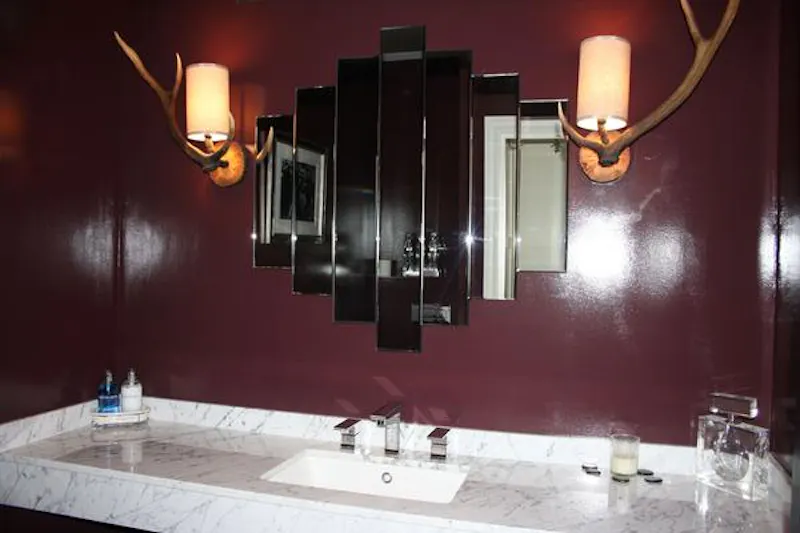 Bathroom at East Sheen family home, D2124 (photo 9)