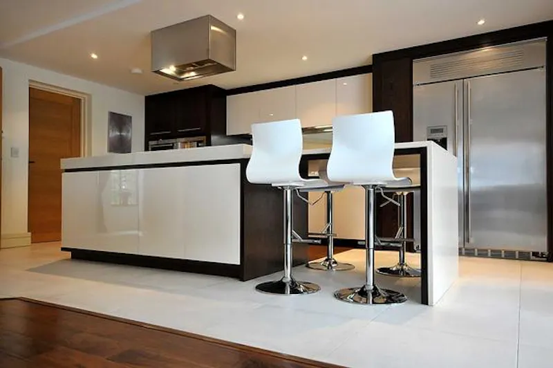 Immaculate Knutsford new-build, D2125 (photo 11)
