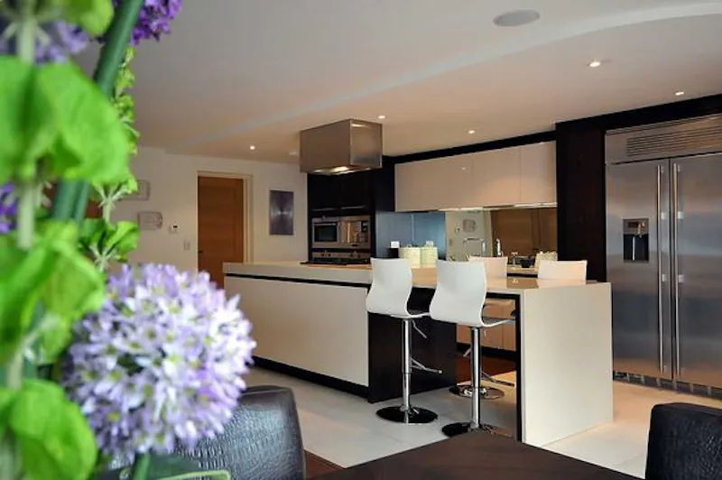 Immaculate Knutsford new-build, D2125 (photo 13)