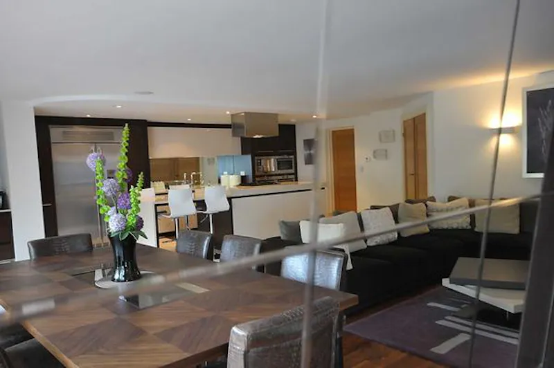 Immaculate Knutsford new-build, D2125 (photo 15)