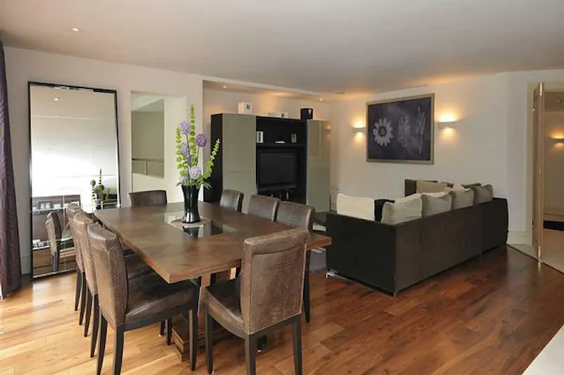 Open plan at Immaculate Knutsford new-build, D2125 (photo 16)