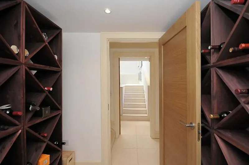 Immaculate Knutsford new-build, D2125 (photo 41)