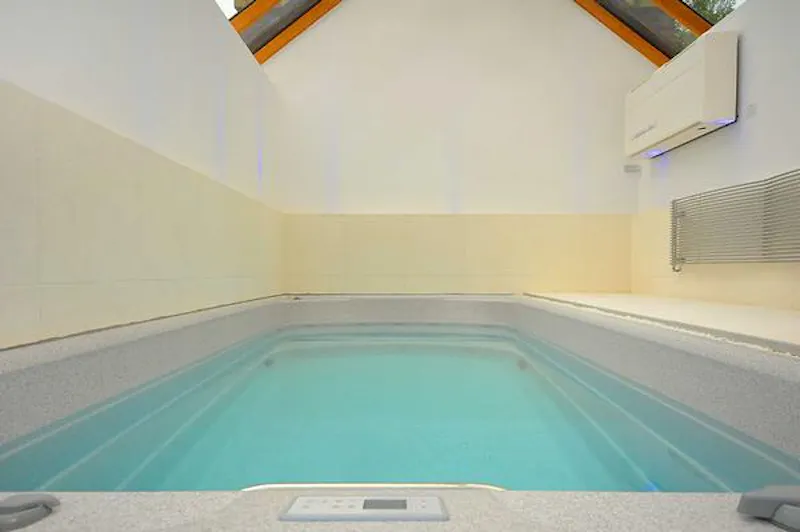 Immaculate Knutsford new-build, D2125 (photo 45)