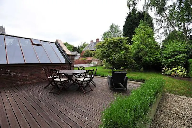 Immaculate Knutsford new-build, D2125 (photo 56)