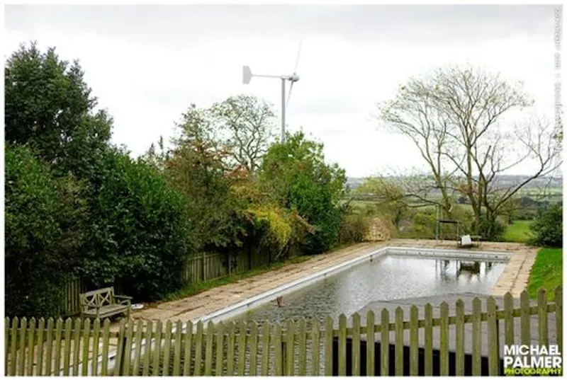 Swimming pool - outdoor at Film location E378 in Buckinghamshire (photo 21)