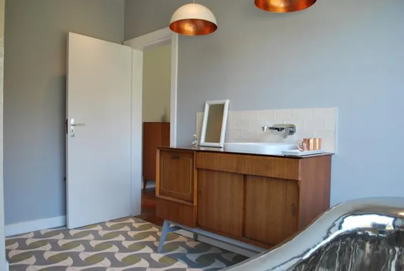 Bathroom at Authentic 60s Streatham house, D2128 (photo 24)