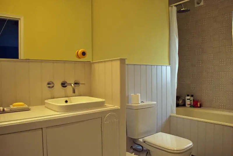 Bathroom at Authentic 60s Streatham house, D2128 (photo 33)