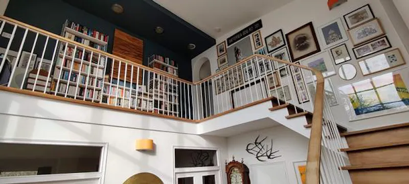 Staircase at Authentic 60s Streatham house, D2128 (photo 38)