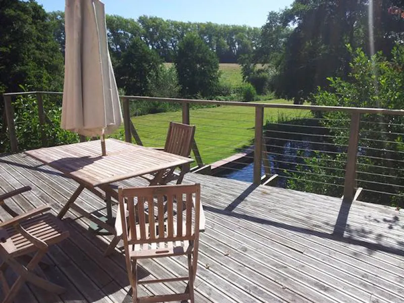 Terrace/Patio at Rural corn mill house in Wantage, Q64 (photo 7)
