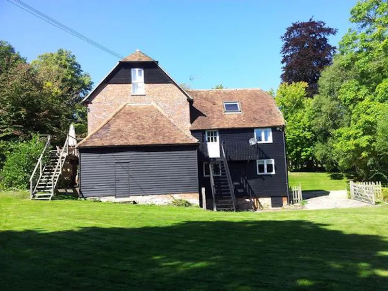 Rural corn mill house in Wantage, Q64 (photo 8)