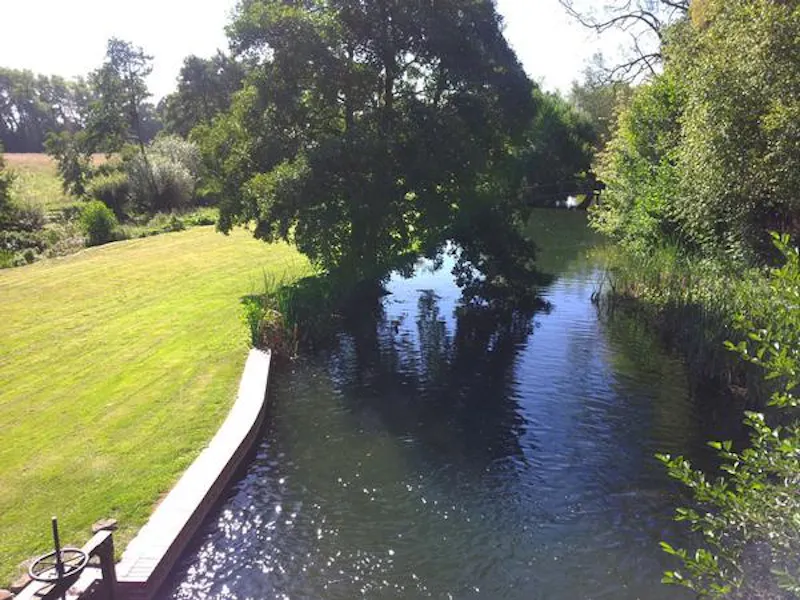 Lake at Rural corn mill house in Wantage, Q64 (photo 9)