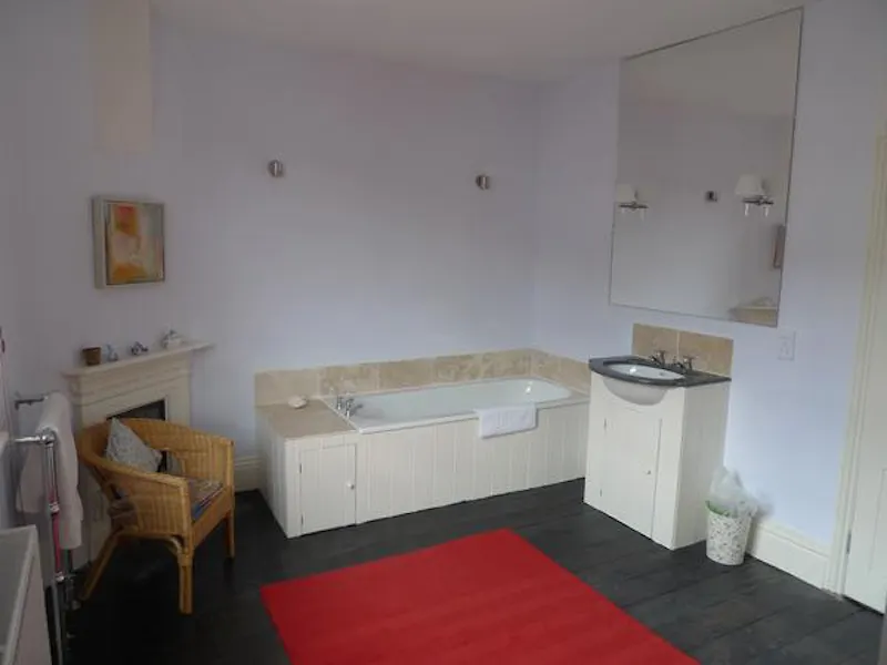 Bathroom at Delighful Devon house, B1598 (photo 4)