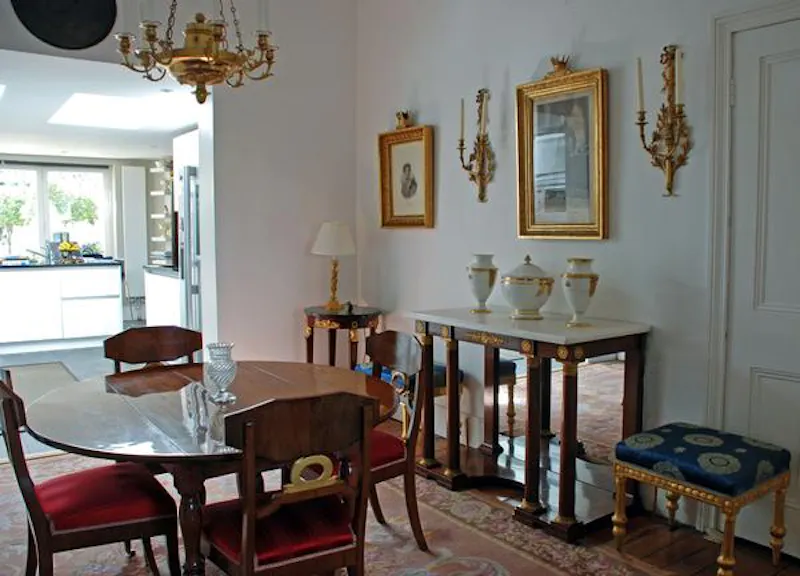 Dining room at Opulent Wandsworth house, D2131 (photo 12)