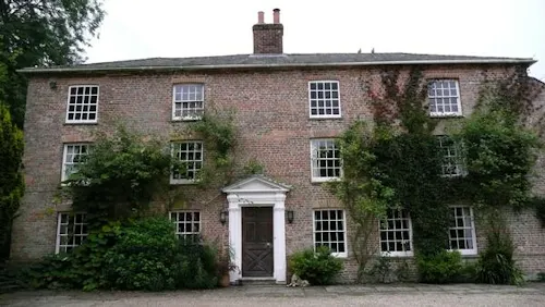 Magical Combe Valley Manor, L641
