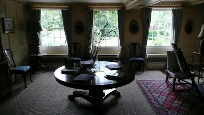 Library at Magical Combe Valley Manor, L641 (photo 5)