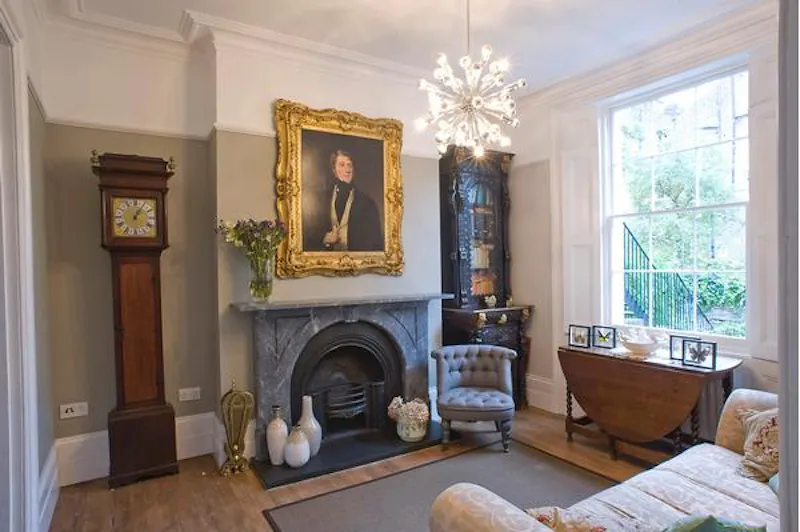 Fireplace at French-feel Islington house, B1601 (photo 4)
