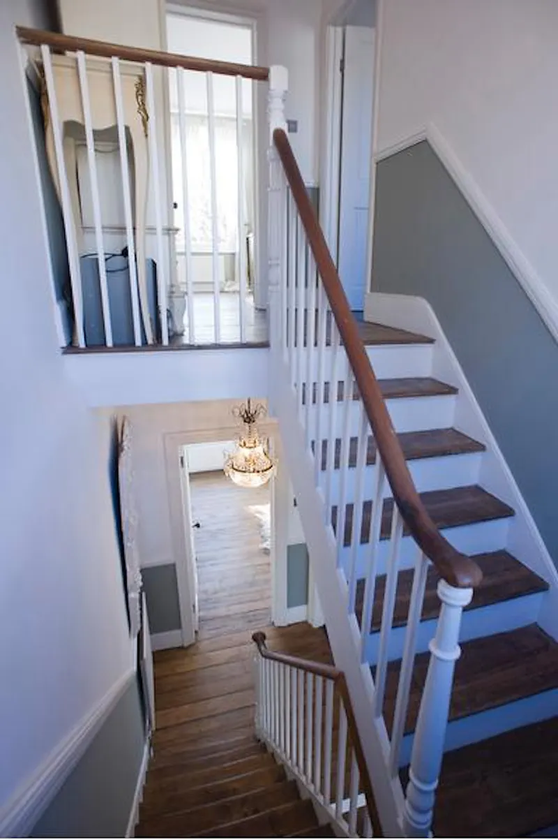 Staircase at French-feel Islington house, B1601 (photo 5)