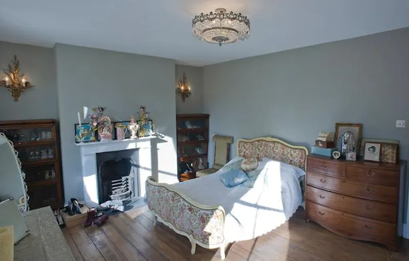 Bedroom at French-feel Islington house, B1601 (photo 6)