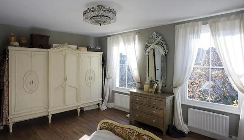 French-feel Islington house, B1601 (photo 9)