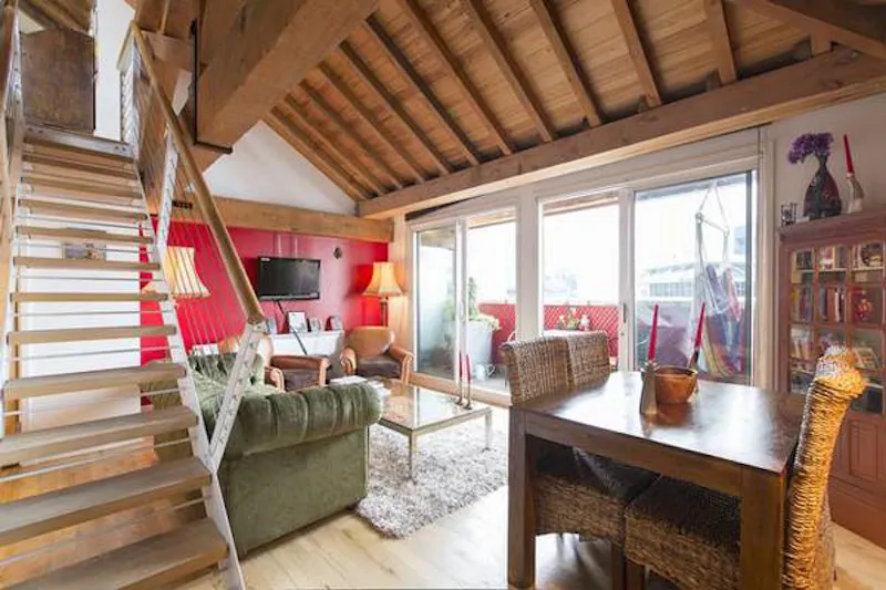 Staircase at Shoreditch split level loft, F1025 (photo 4)