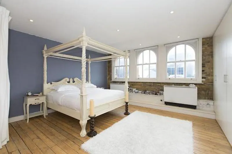Bedroom at Shoreditch split level loft, F1025 (photo 8)