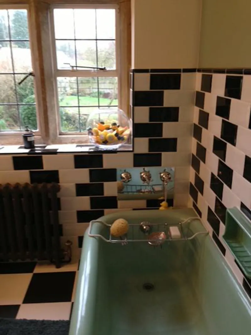 Bathroom at Country house in Oxfordshire, H169 (photo 10)