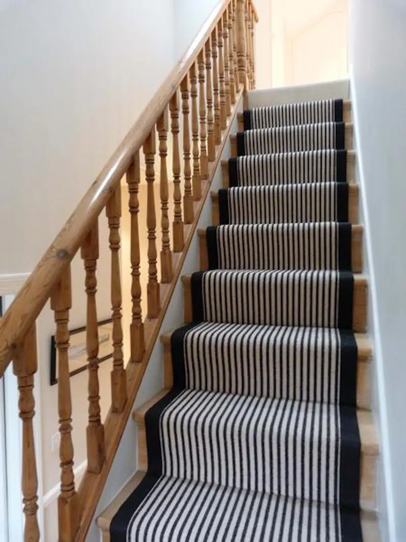 Staircase at Ealing family house, E380 (photo 12)