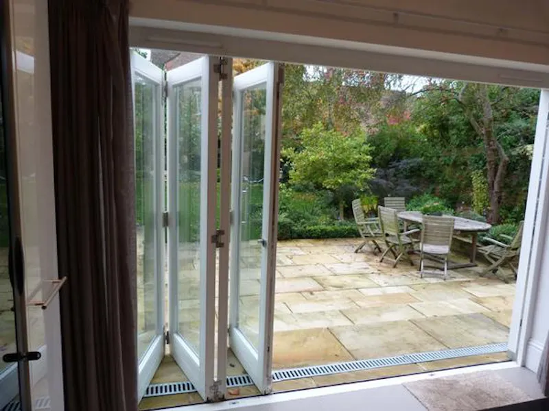 Terrace/Patio at Ealing family house, E380 (photo 24)