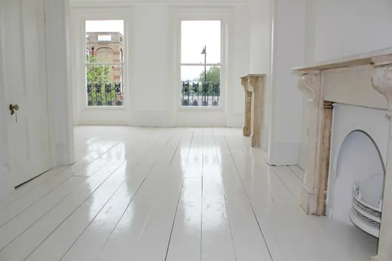 Empty Elephant and Castle house, A1304 (photo 2)