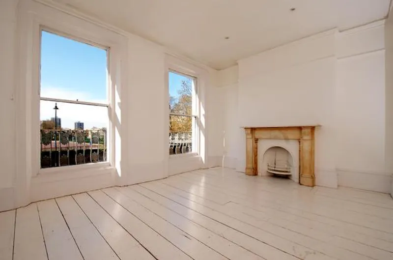 Empty Elephant and Castle house, A1304 (photo 7)