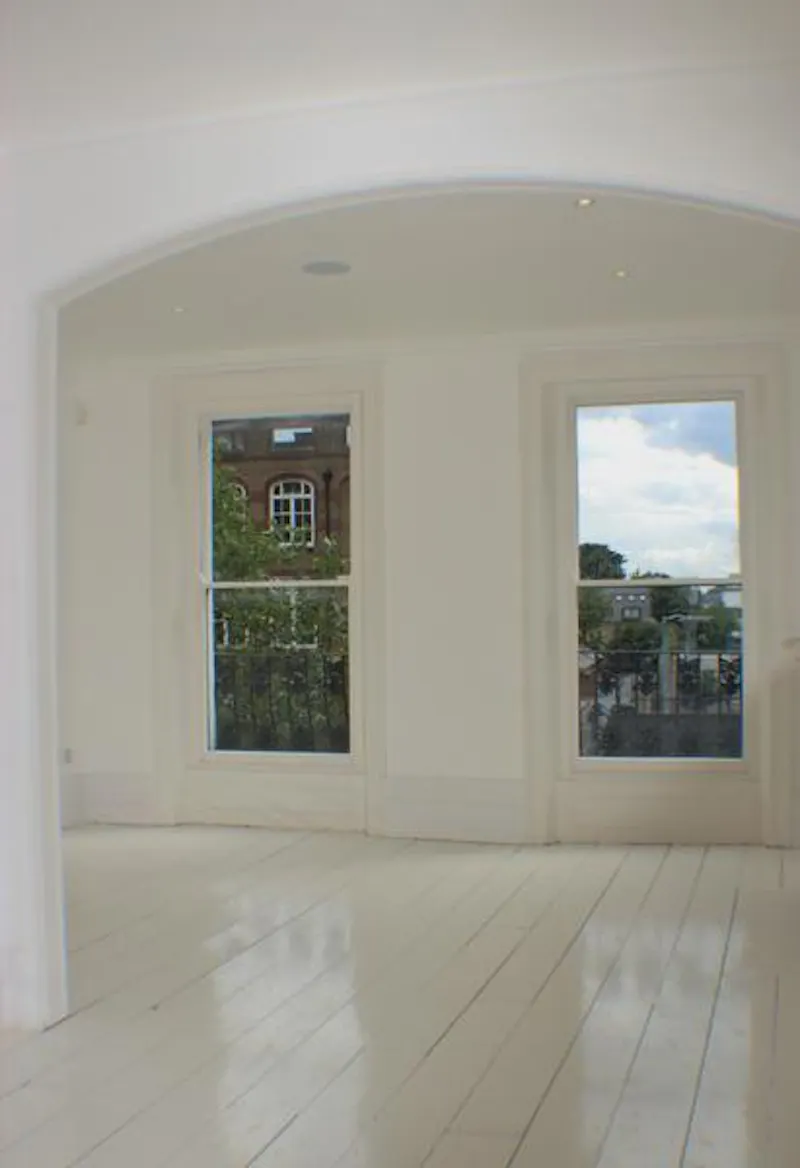 Empty Elephant and Castle house, A1304 (photo 8)
