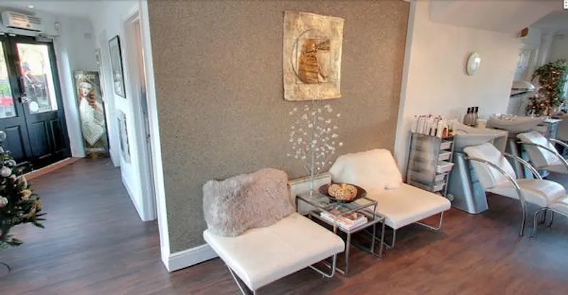 Glam Orpington hairdresser's , Q65 (photo 6)