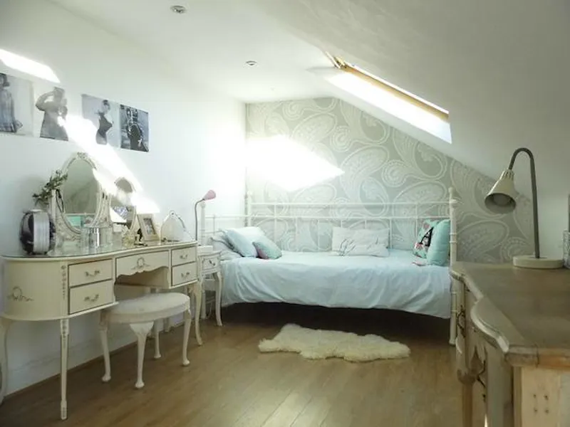 Bedroom - child's at Film location E383 in London (photo 24)