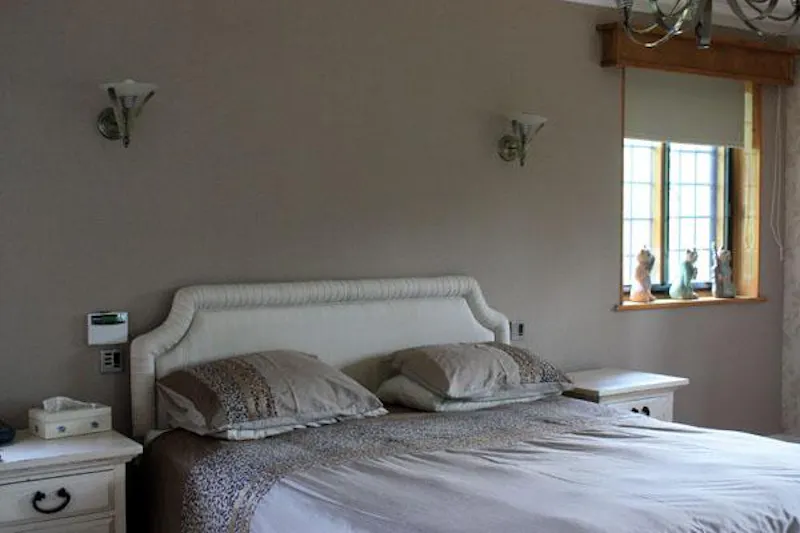 Bedroom at Film location C835 in Essex (photo 8)