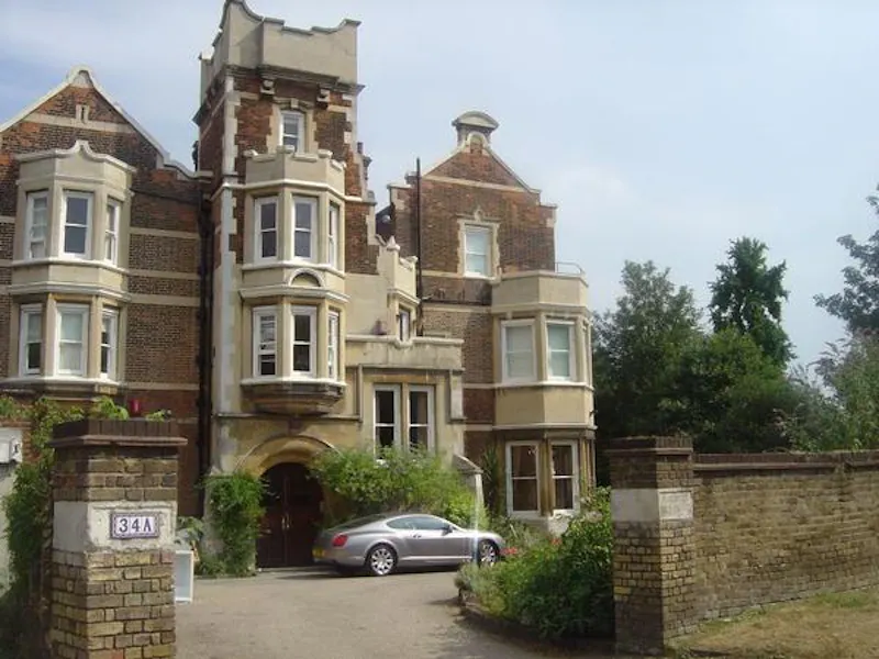 Driveway at Colourful Sydenham apartment, F1027 (photo 1)
