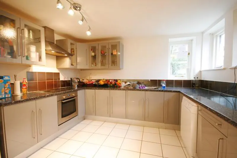 Kitchen at Colourful Sydenham apartment, F1027 (photo 2)