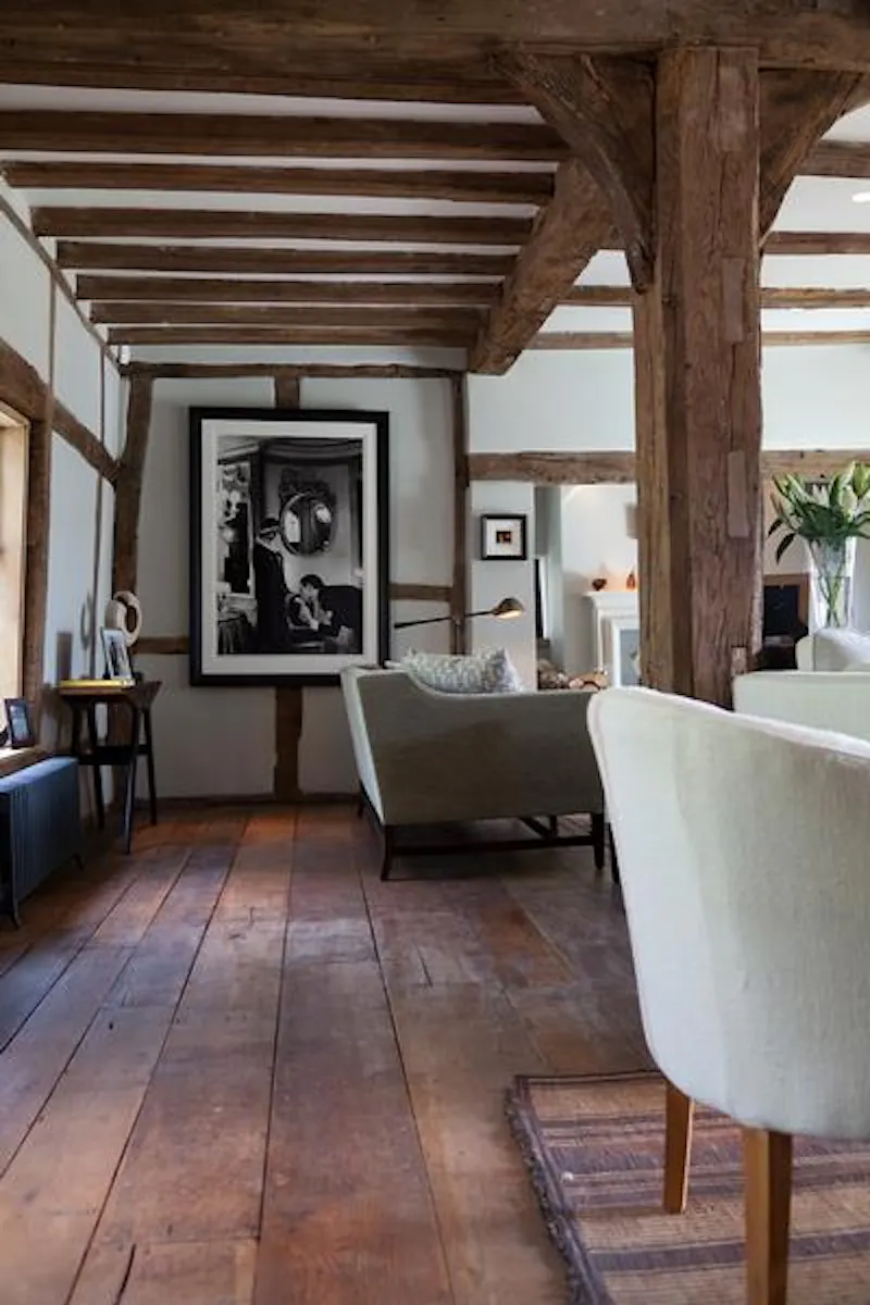 Beams at Cosy country Haslemere home, E384 (photo 11)