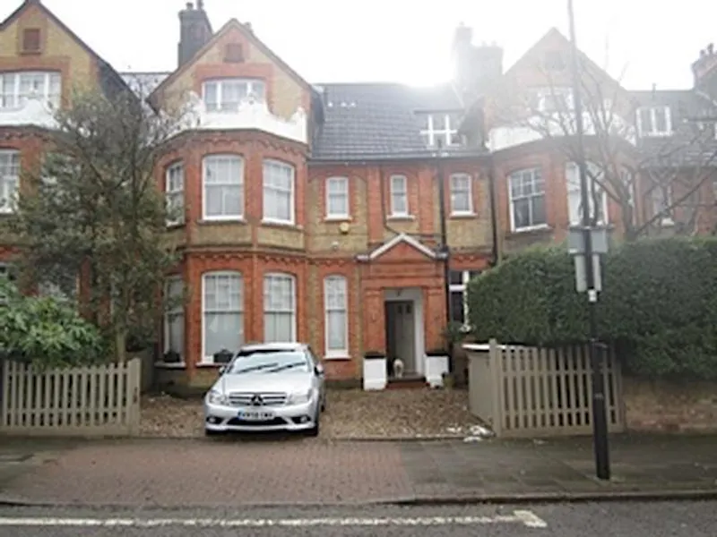 Film location E385 in London (photo 1)