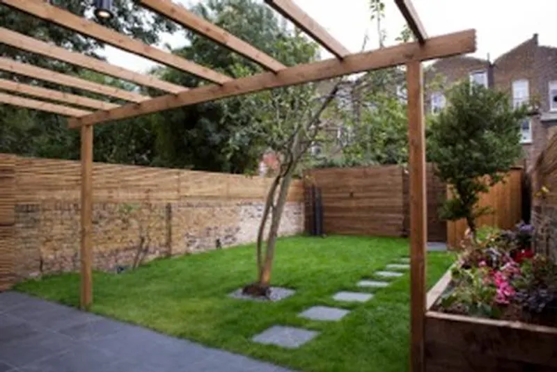 Garden at Modern Kentish Town garden flat, F1028 (photo 20)