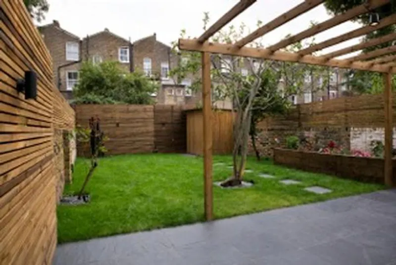 Garden at Modern Kentish Town garden flat, F1028 (photo 22)